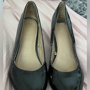 Black heels size 7